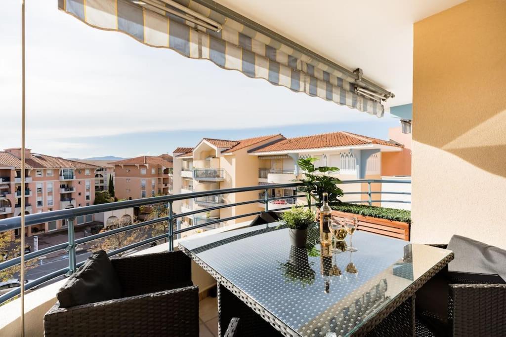 Port-Frejus, Le Paladien, Appartement 2 Pieces Climatise, Terrasse & Parking Ngoại thất bức ảnh