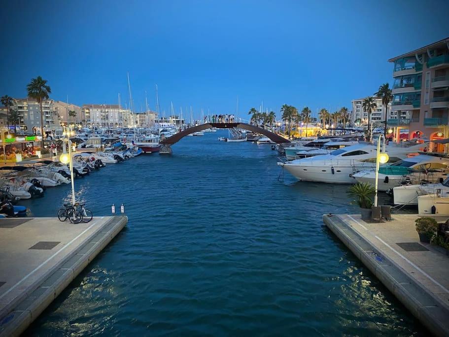 Port-Frejus, Le Paladien, Appartement 2 Pieces Climatise, Terrasse & Parking Ngoại thất bức ảnh